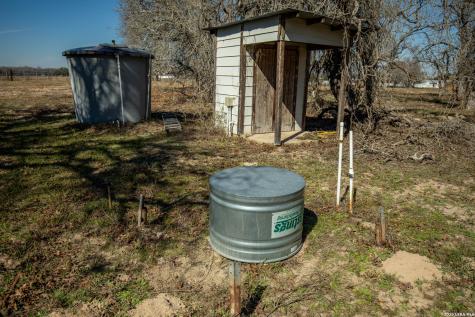 1387 County Road 304 Floresville TX 78114