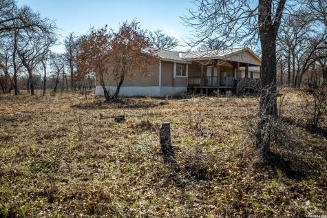 1387 County Road 304 Floresville TX 78114