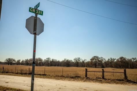 1387 County Road 304 Floresville TX 78114