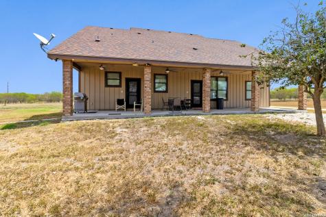 625 County Road 409 Beeville TX 78102