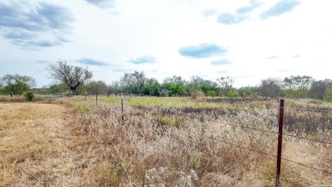 625 County Road 409 Beeville TX 78102