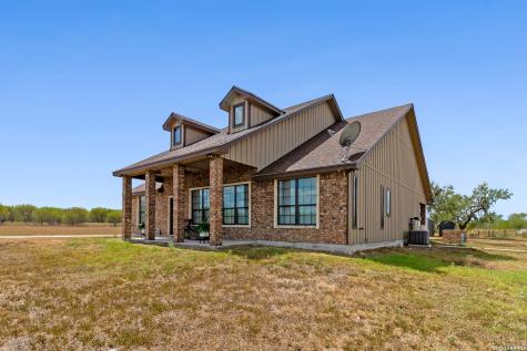 625 County Road 409 Beeville TX 78102