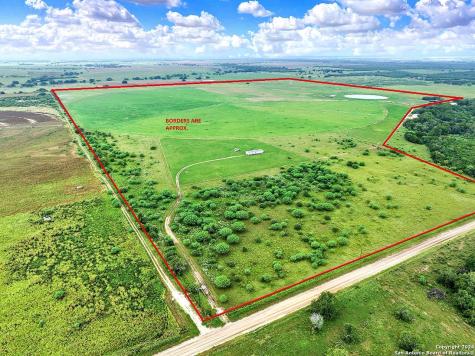 562 County Road 205 Floresville TX 78114