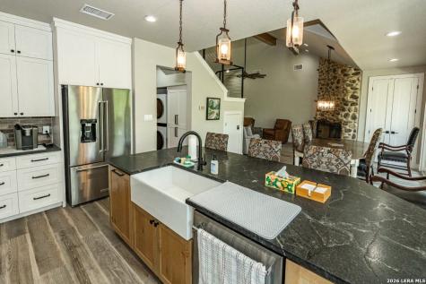 1040 Panther Hill Road Vanderpool TX 78885