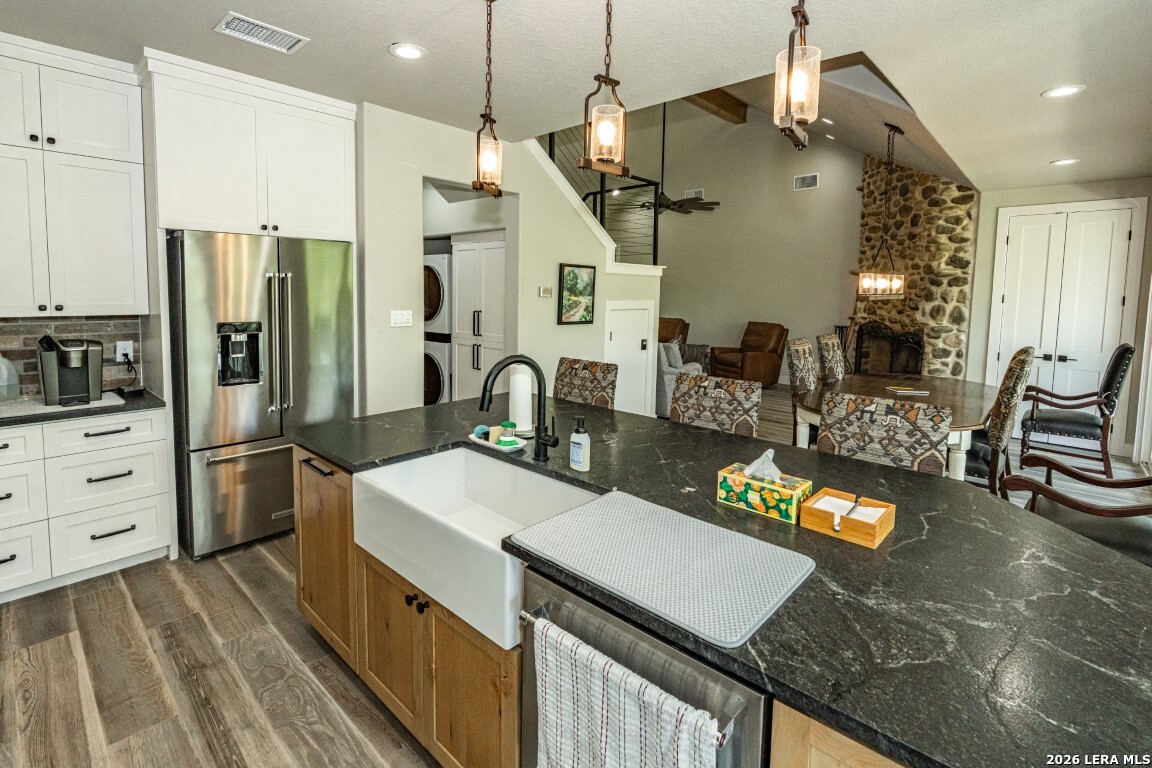 1040 Panther Hill Road Vanderpool TX 78885