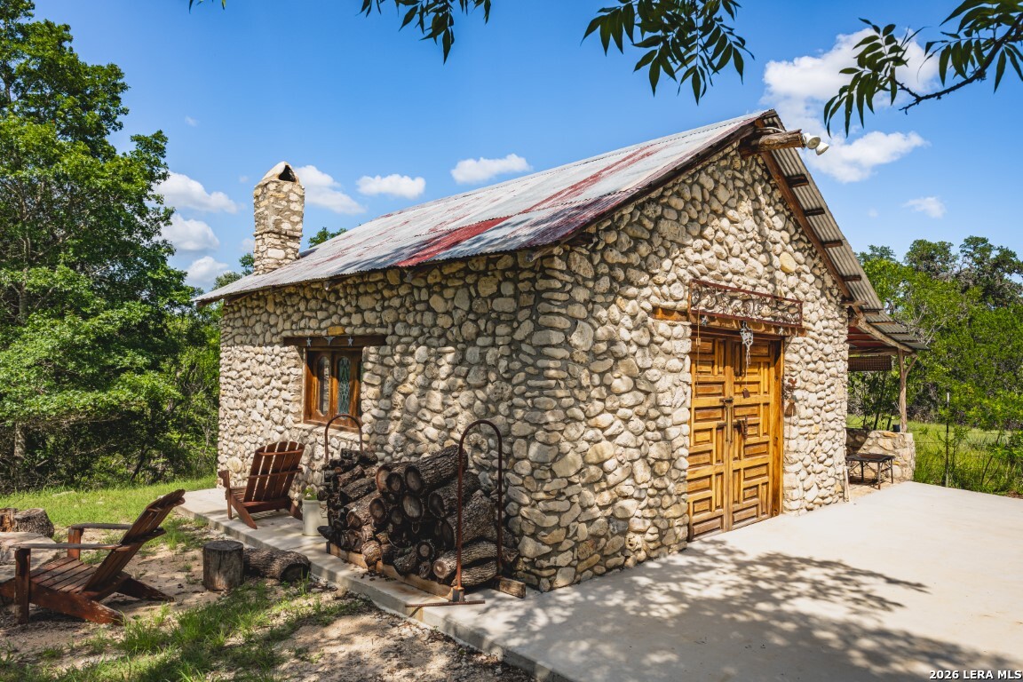1040 Panther Hill Road Vanderpool TX 78885