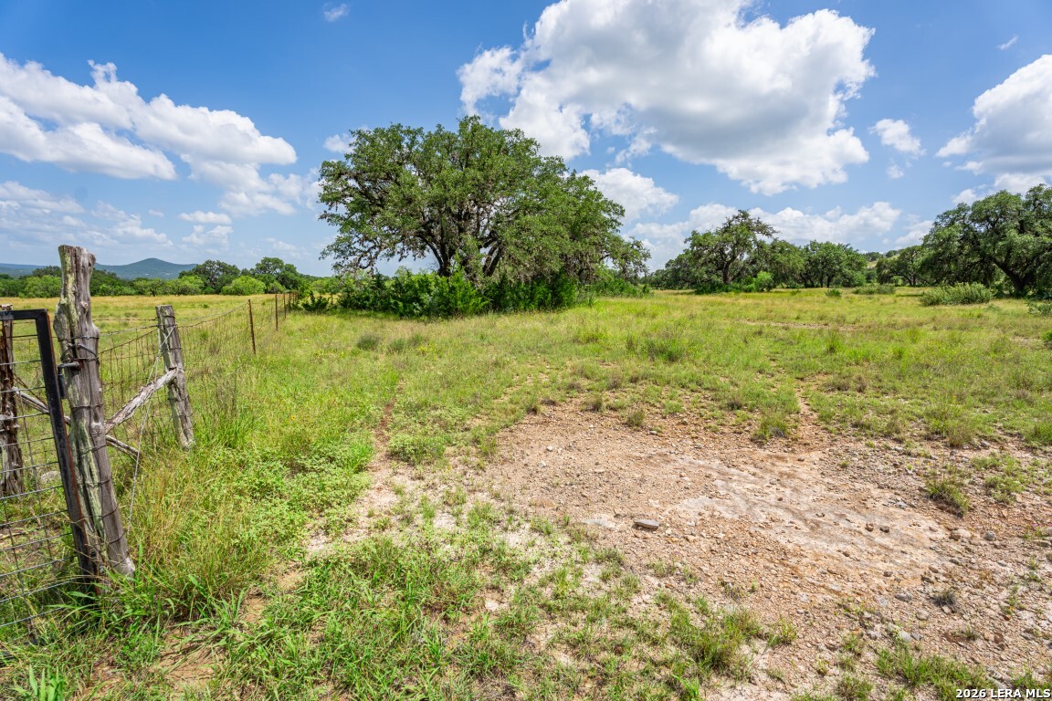 1040 Panther Hill Road Vanderpool TX 78885