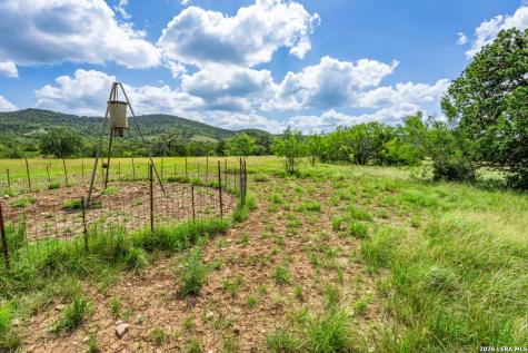 1040 Panther Hill Road Vanderpool TX 78885