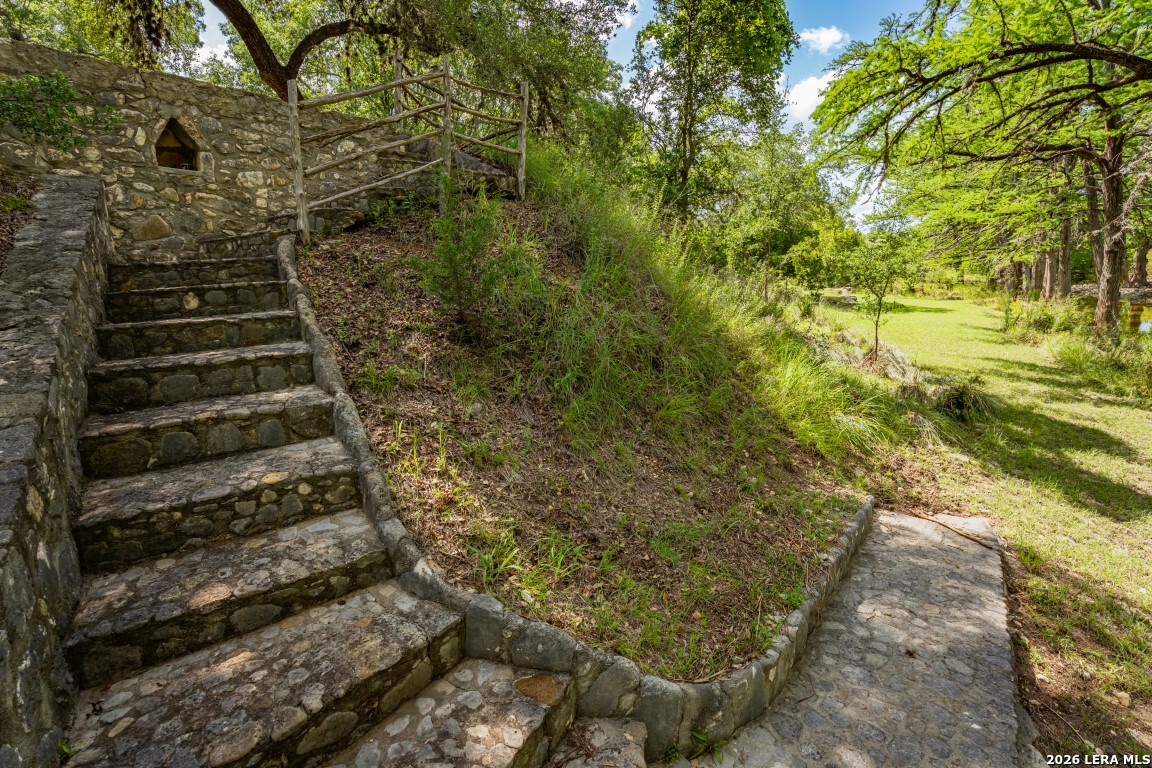 1040 Panther Hill Road Vanderpool TX 78885