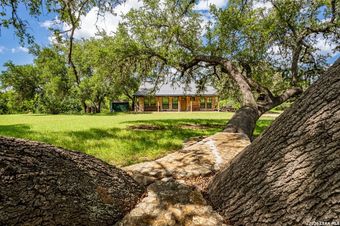 1040 Panther Hill Road Vanderpool TX 78885
