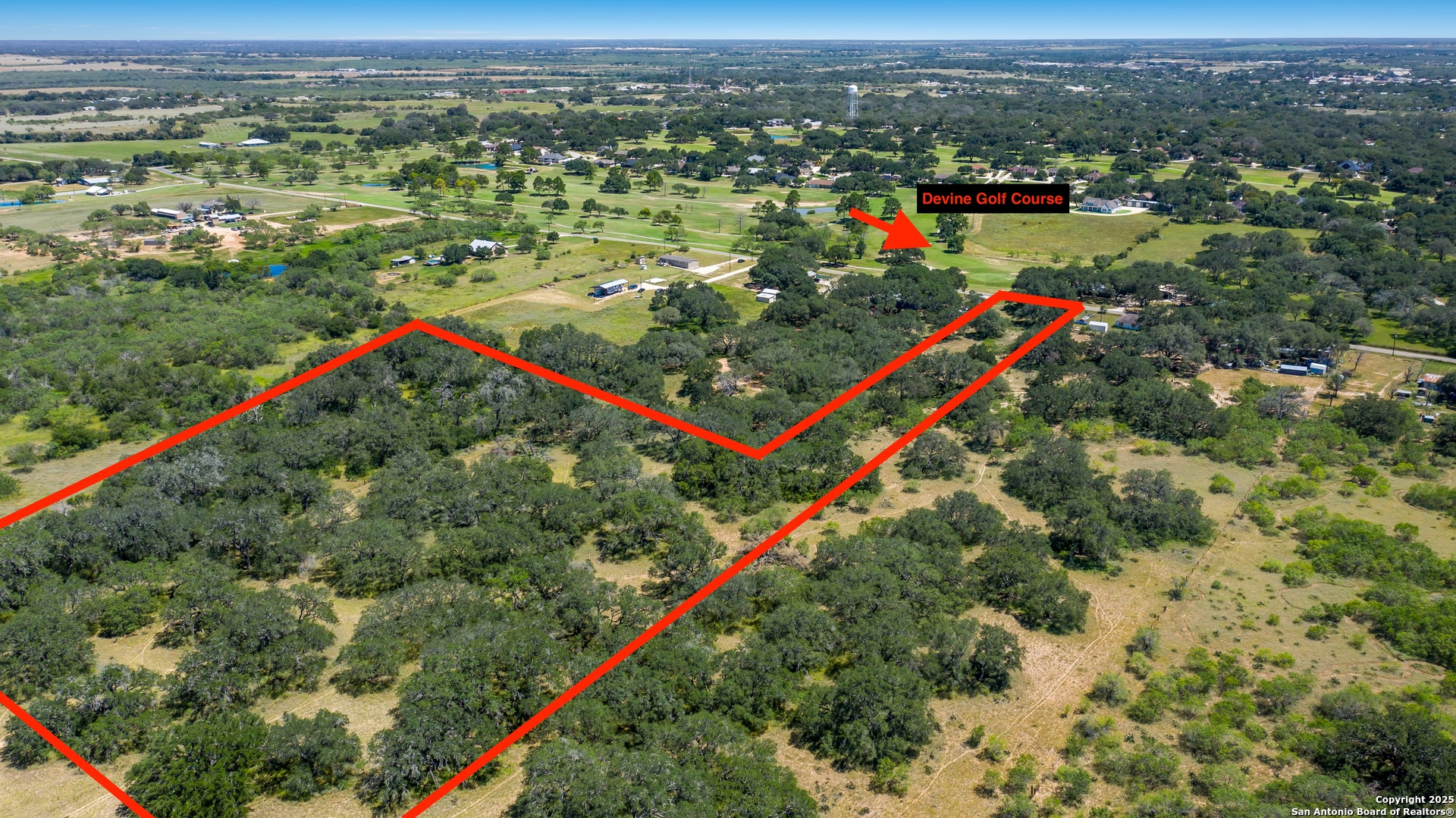 669 County Road 768 Devine TX 78016