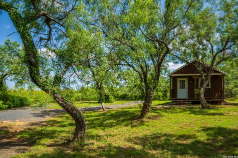 15599 E Highway 85 & Carnes Pearsall TX 78061