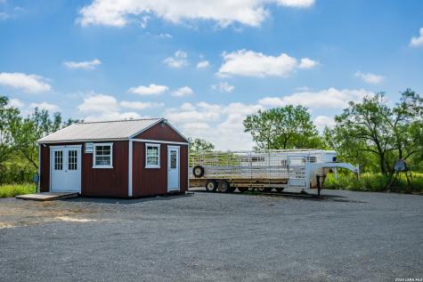 15599 E Highway 85 & Carnes Pearsall TX 78061