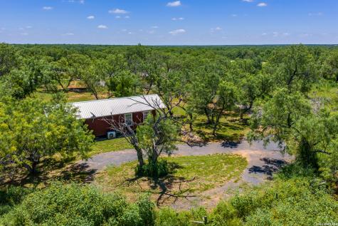 15599 E Highway 85 & Carnes Pearsall TX 78061