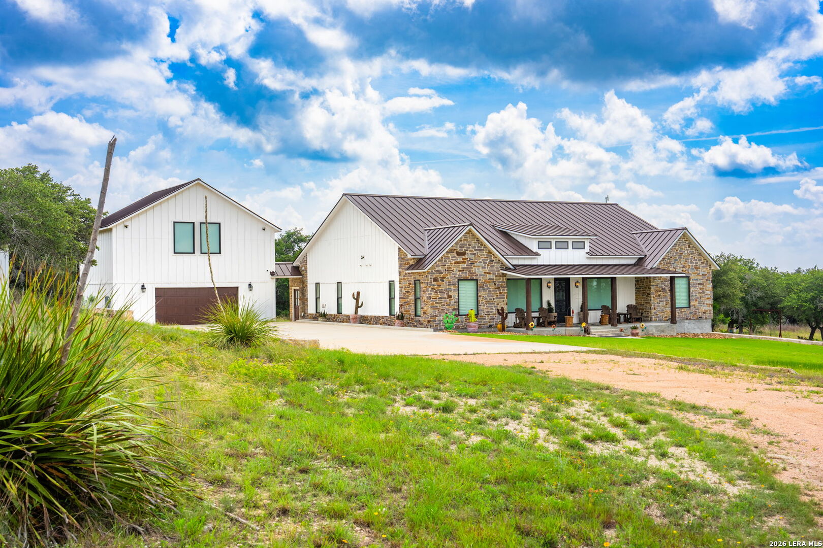147 Gray Wolf Blanco TX 78606