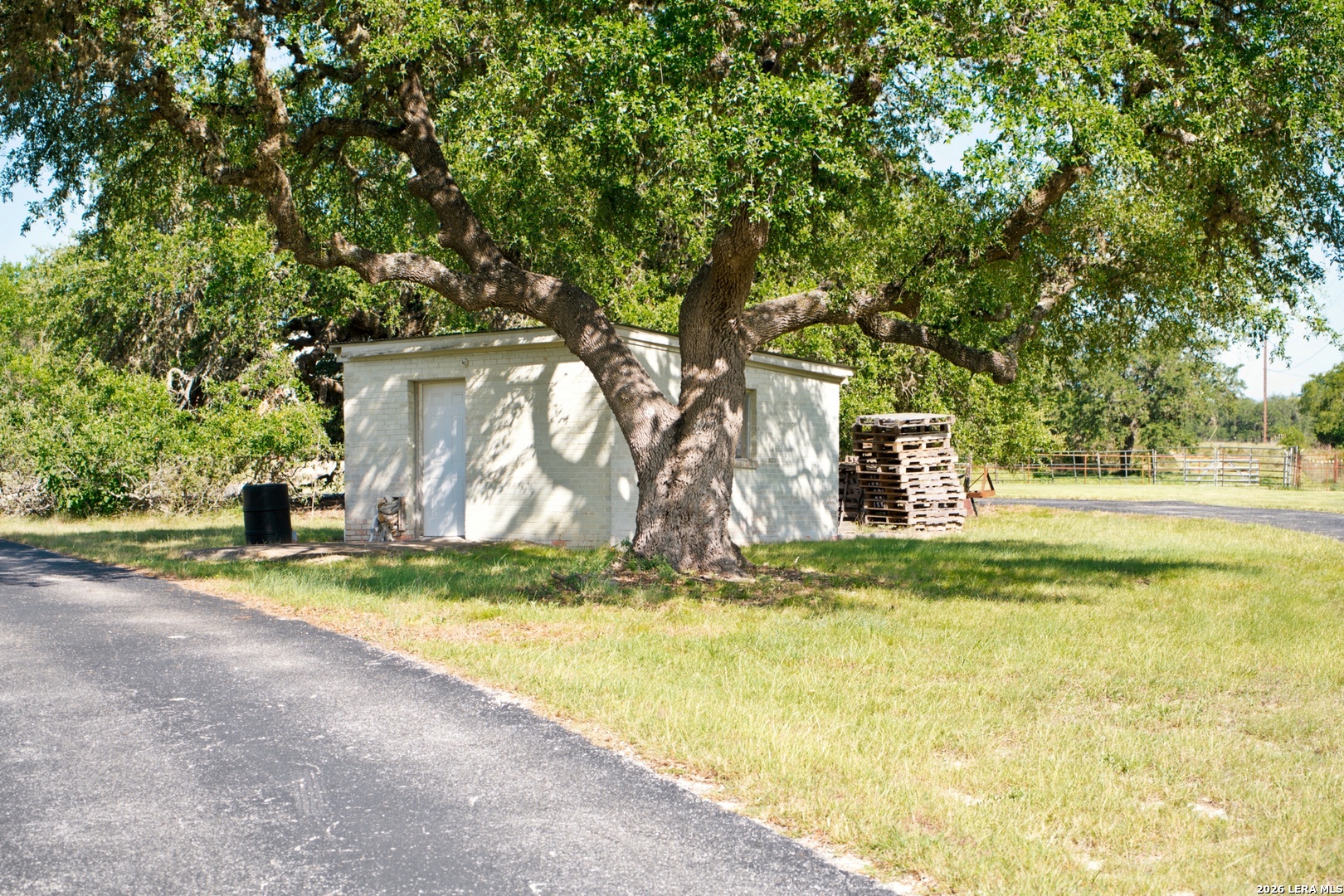 1282 Kendalia Road Blanco TX 78606