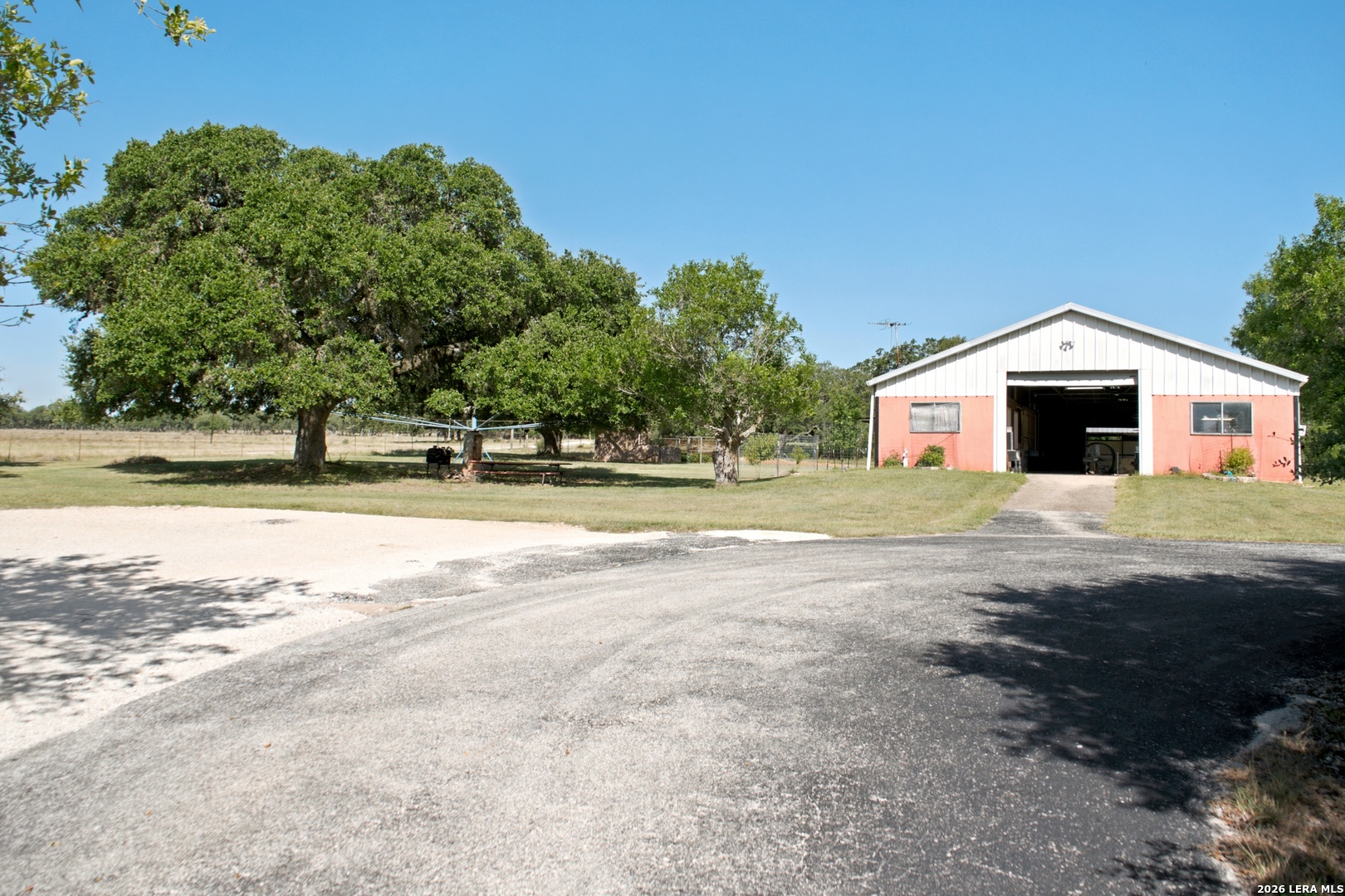 1282 Kendalia Road Blanco TX 78606