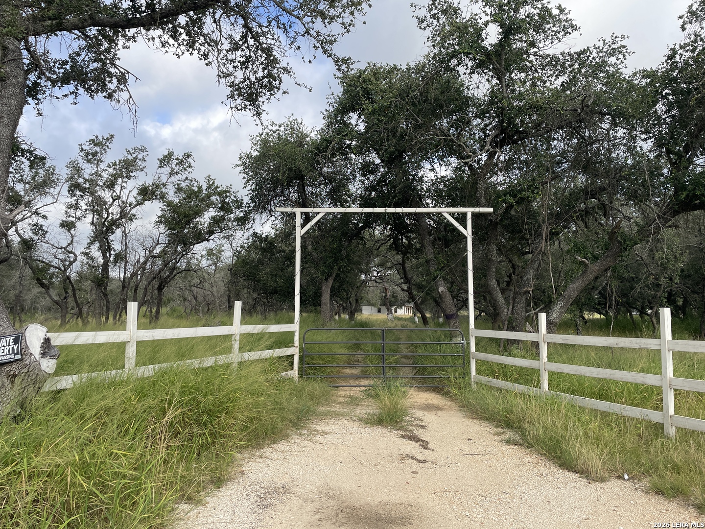 1742 County Road 777 Devine TX 78016