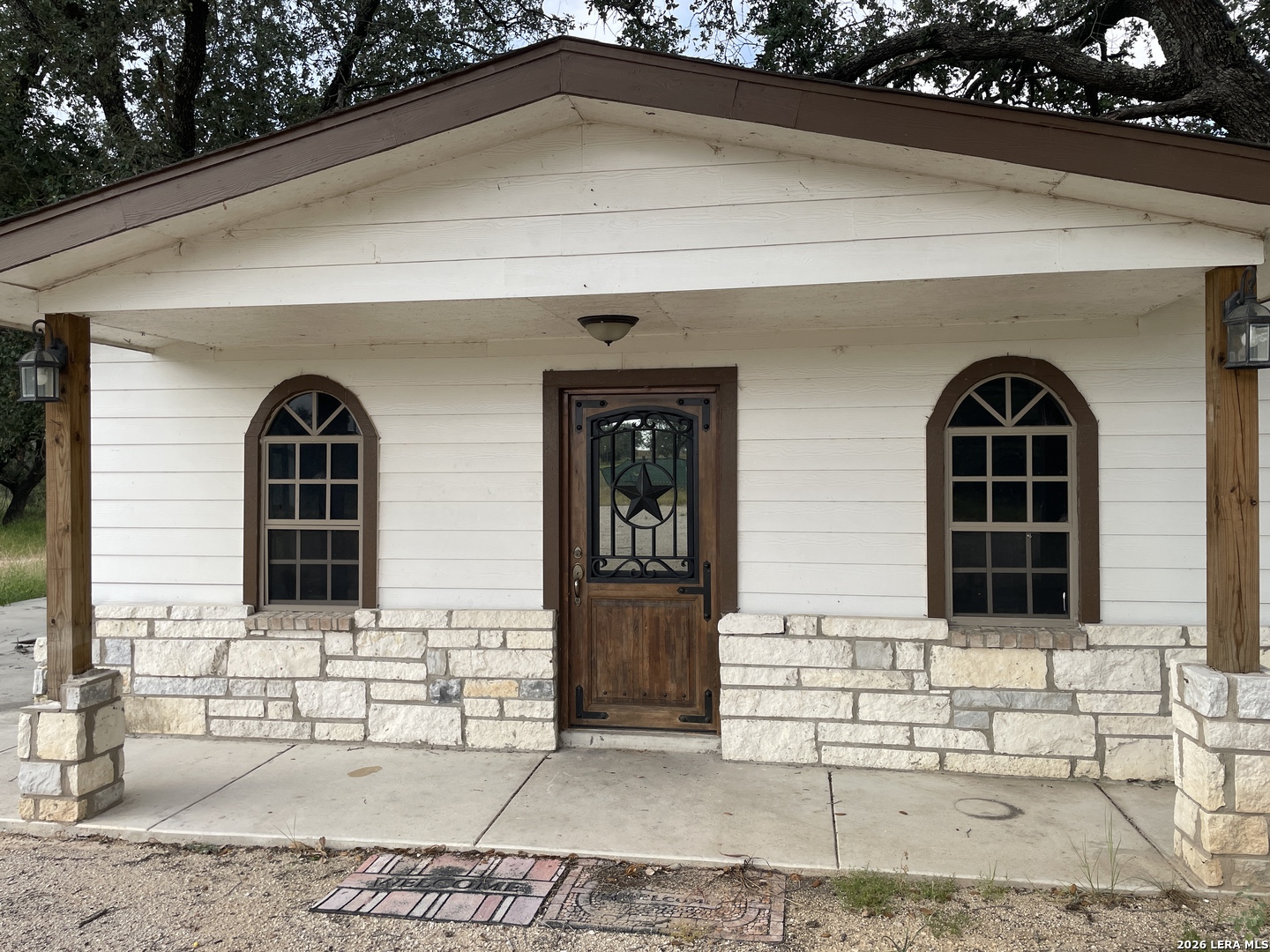 1742 County Road 777 Devine TX 78016
