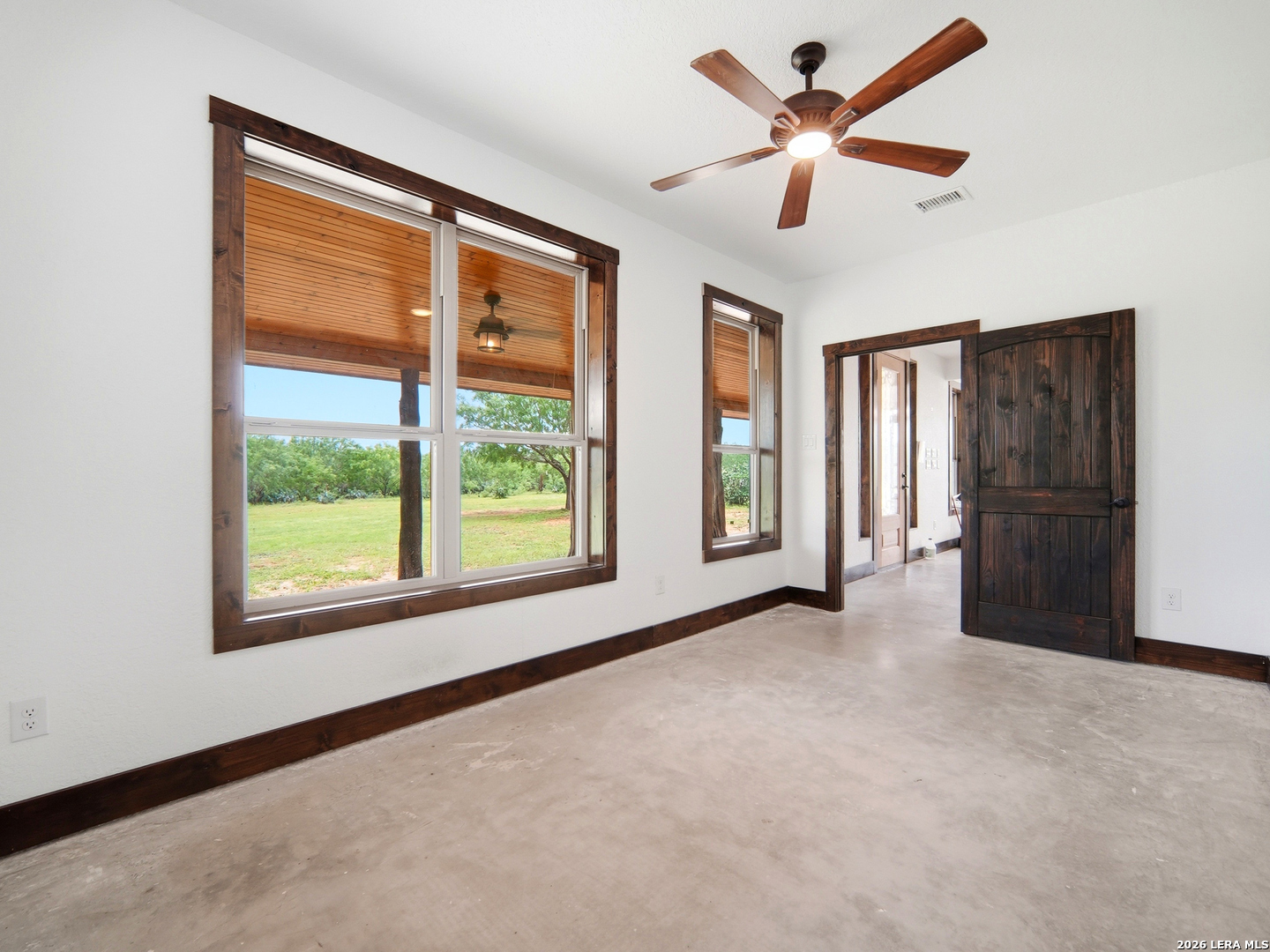 1253 County Road 7421 Yancey TX 78886