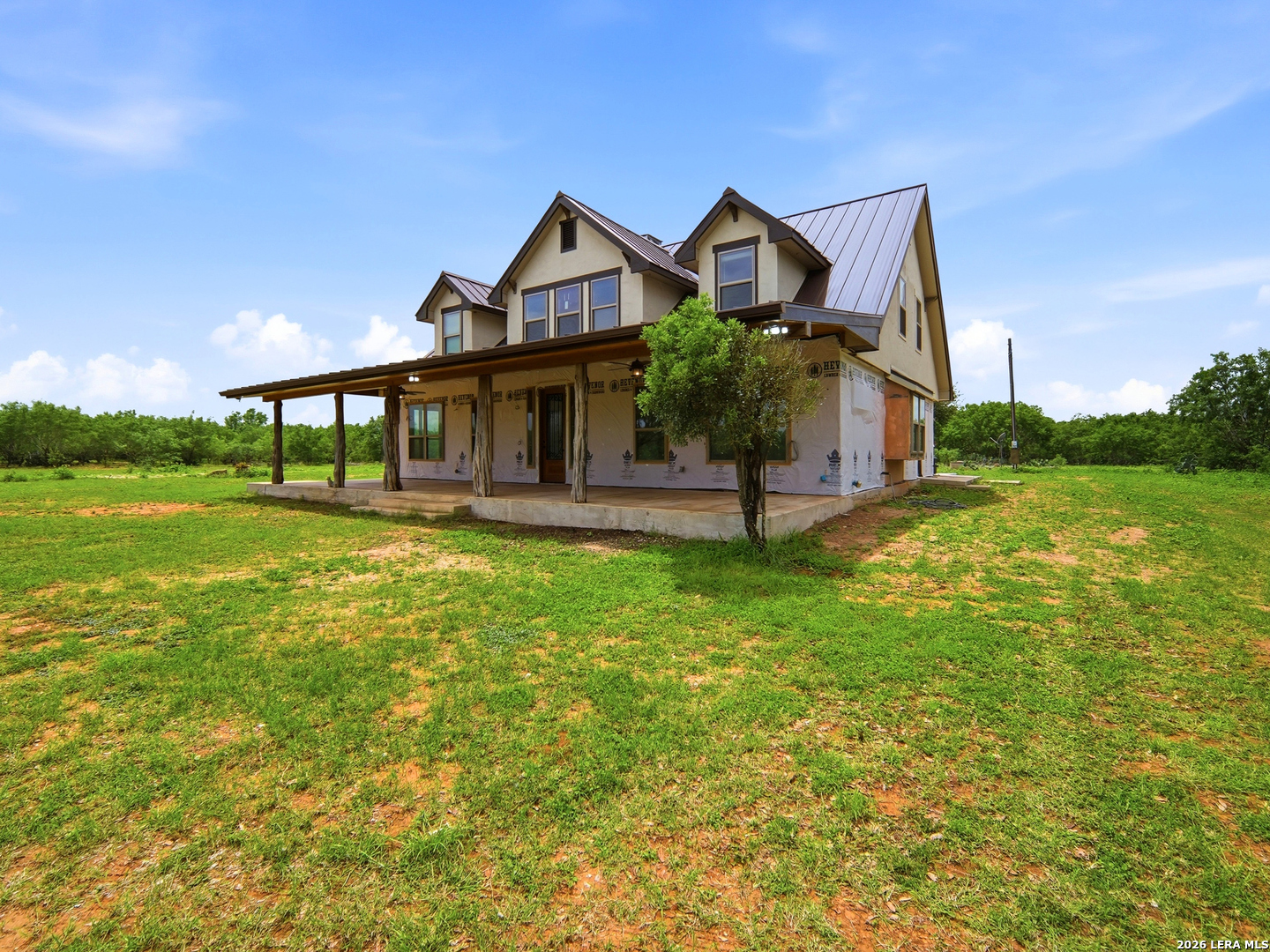 1253 County Road 7421 Yancey TX 78886