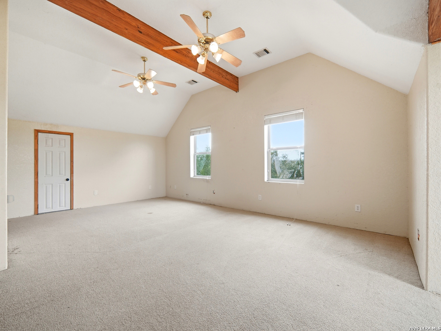 1253 County Road 7421 Yancey TX 78886