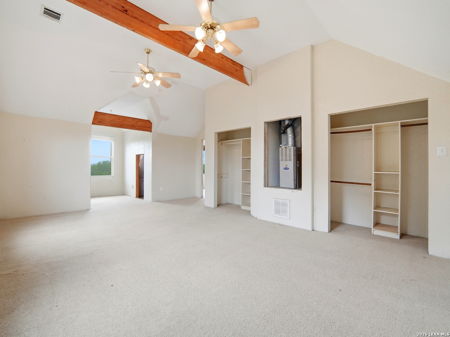 1253 County Road 7421 Yancey TX 78886