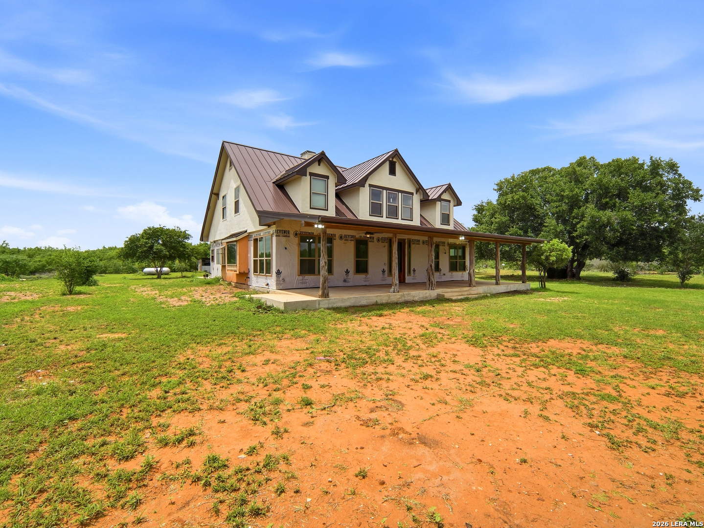 1253 County Road 7421 Yancey TX 78886