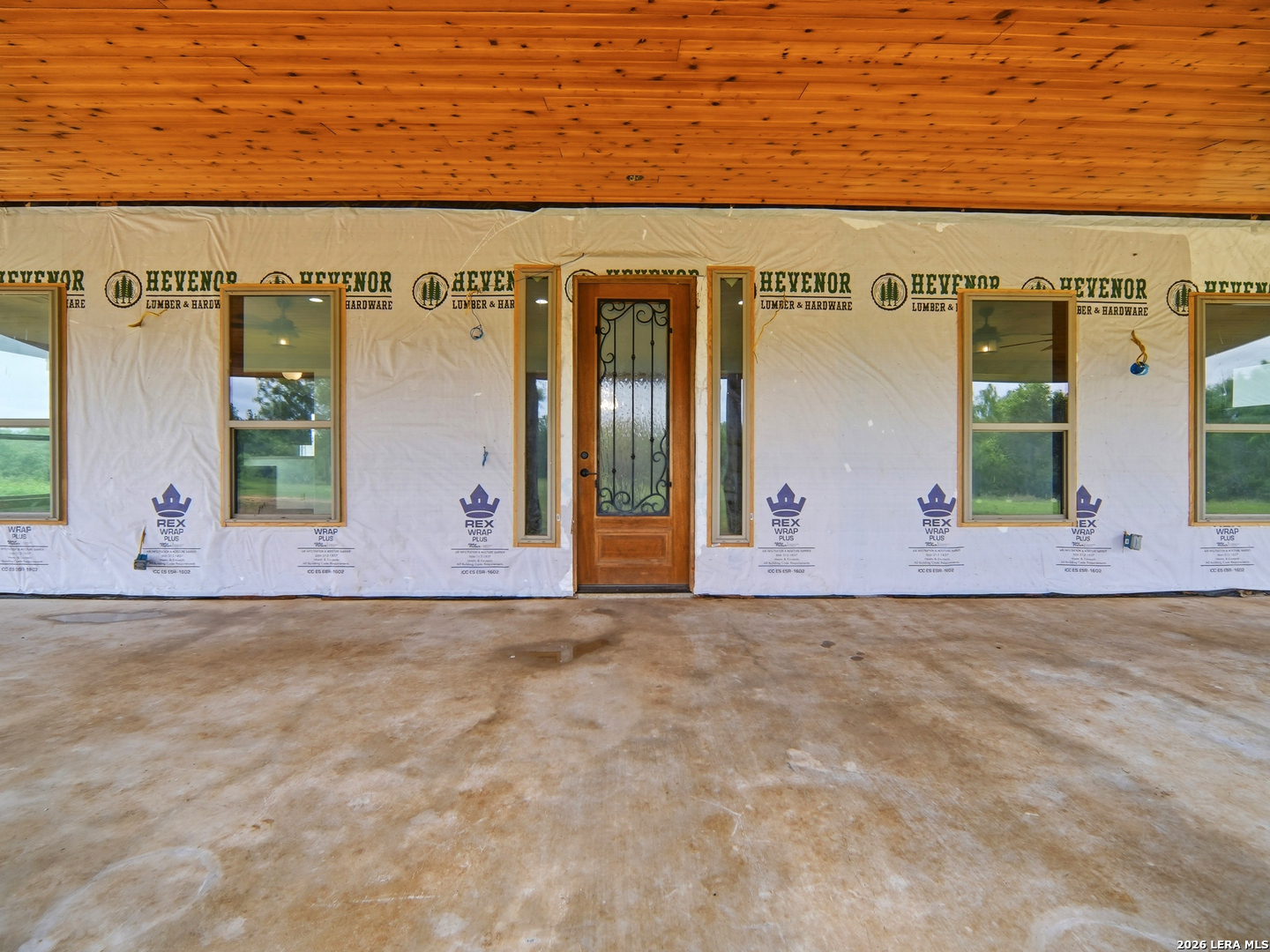 1253 County Road 7421 Yancey TX 78886
