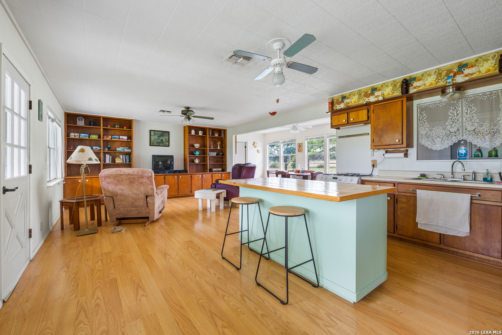 341 River View Road Fredericksburg TX 78624