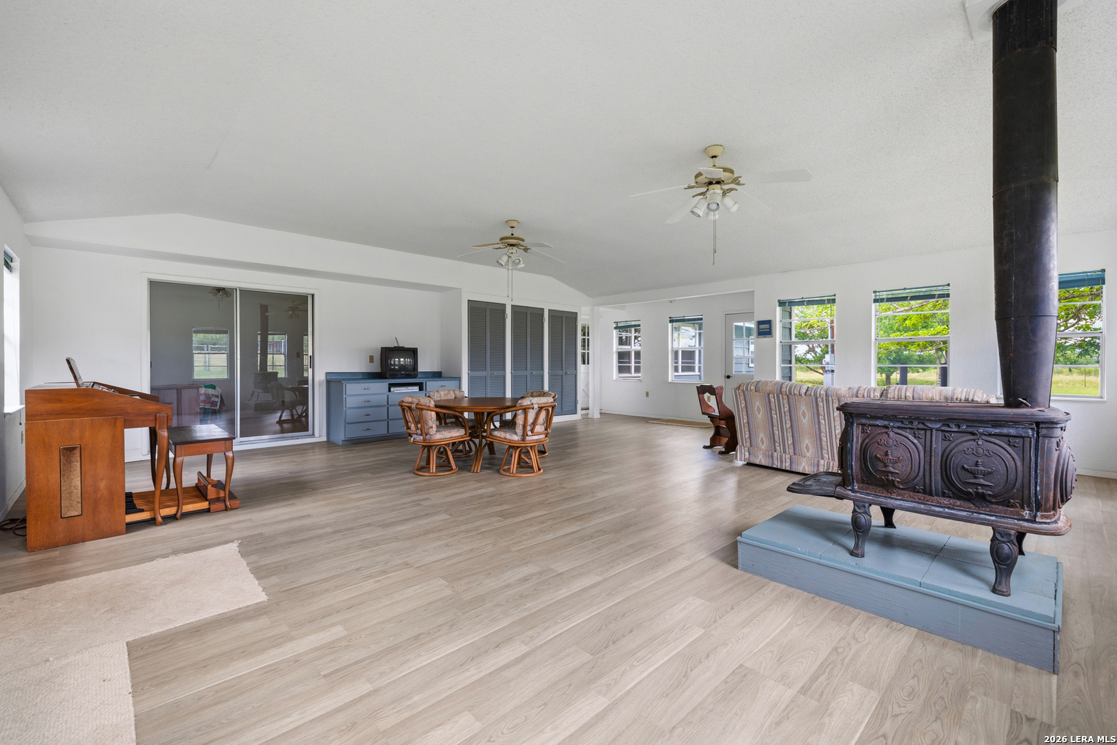 341 River View Road Fredericksburg TX 78624