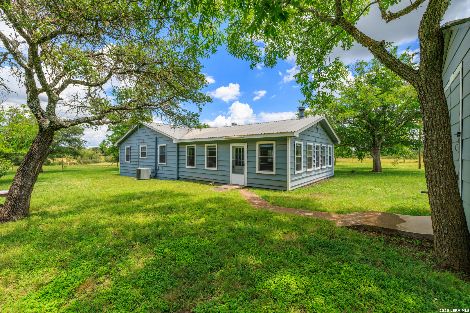 341 River View Road Fredericksburg TX 78624