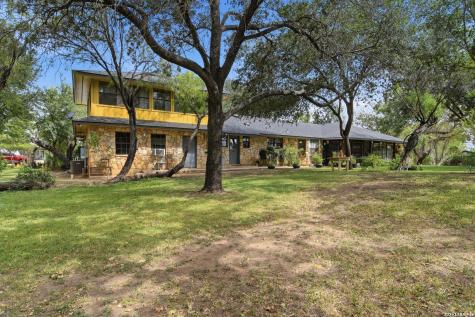 3033 St Hwy 132 N Natalia TX 78059