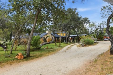3033 St Hwy 132 N Natalia TX 78059