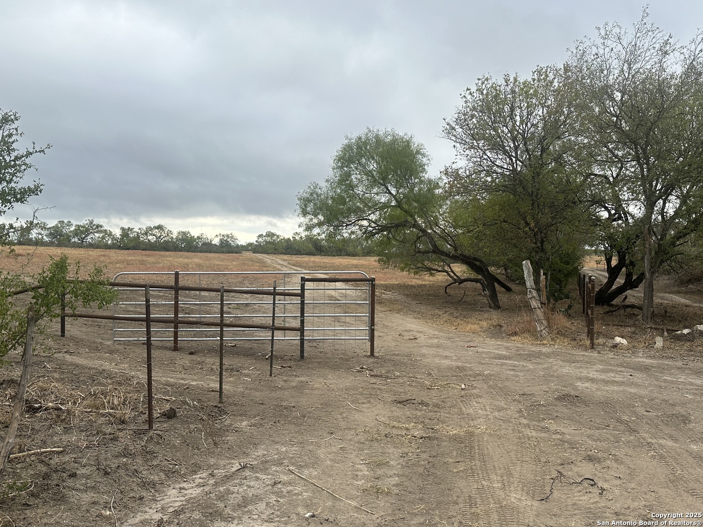 1001 S Ih 35 Devine TX 78016