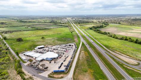 1001 S Ih 35 Devine TX 78016
