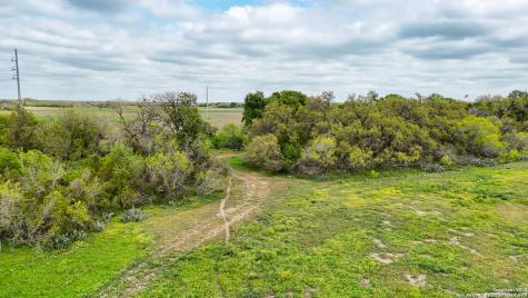 1001 S Ih 35 Devine TX 78016