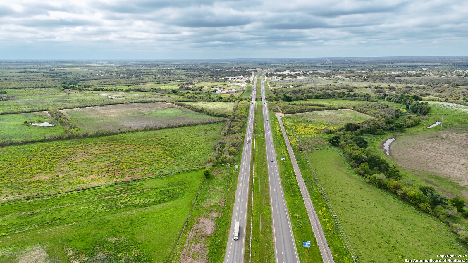 1001 S Ih 35 Devine TX 78016