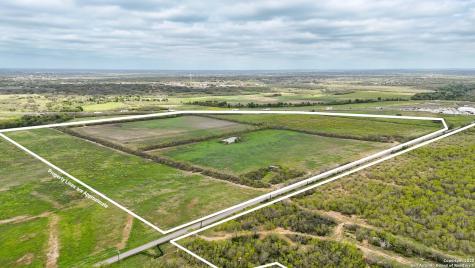 1001 S Ih 35 Devine TX 78016