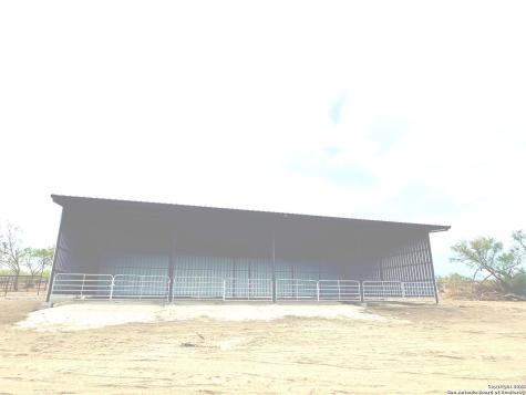 1001 S Ih 35 Devine TX 78016