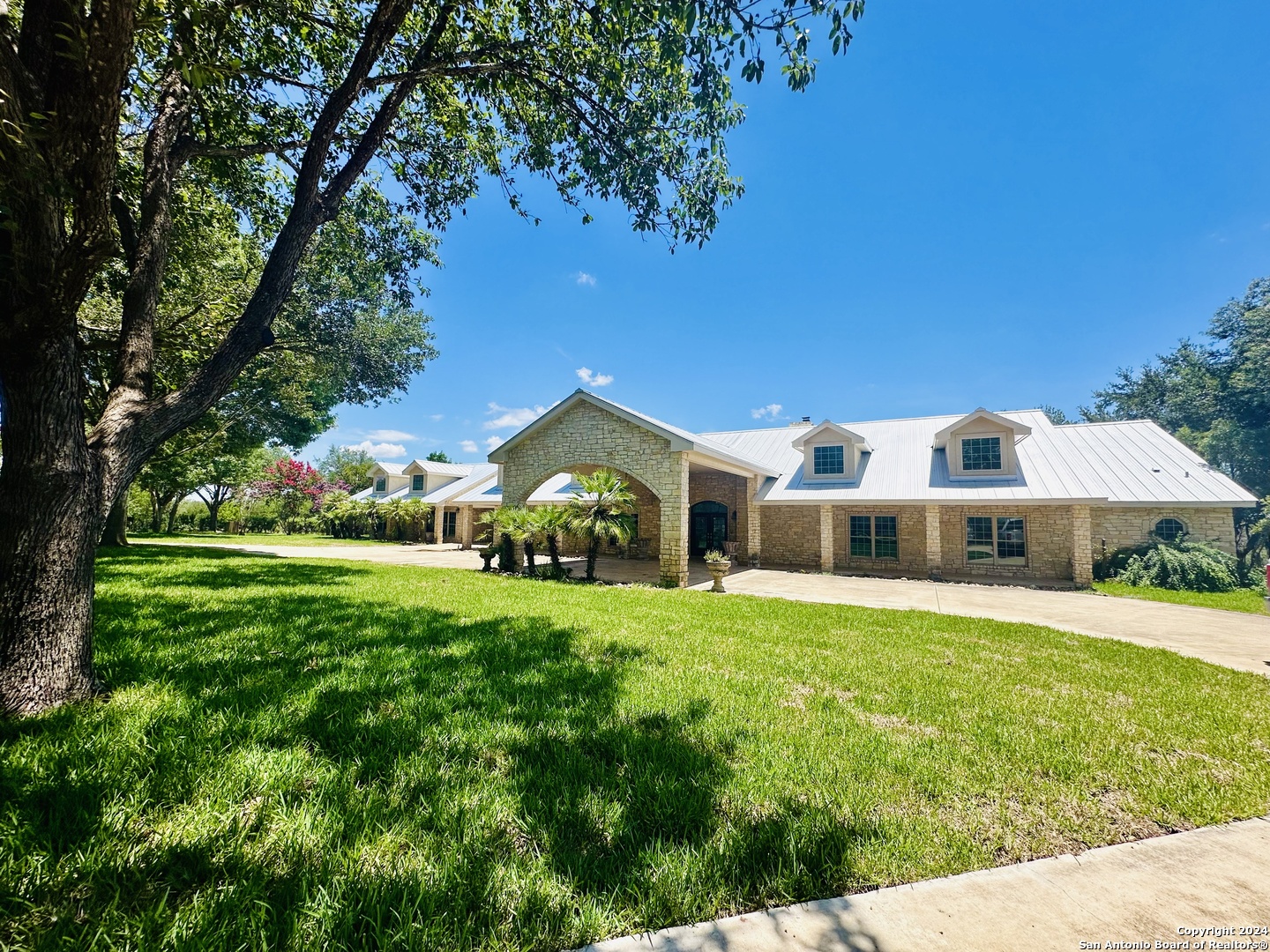2234 Highway 90 W Castroville TX 78009