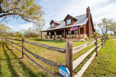 8435 E State Highway 97 Pleasanton TX 78064