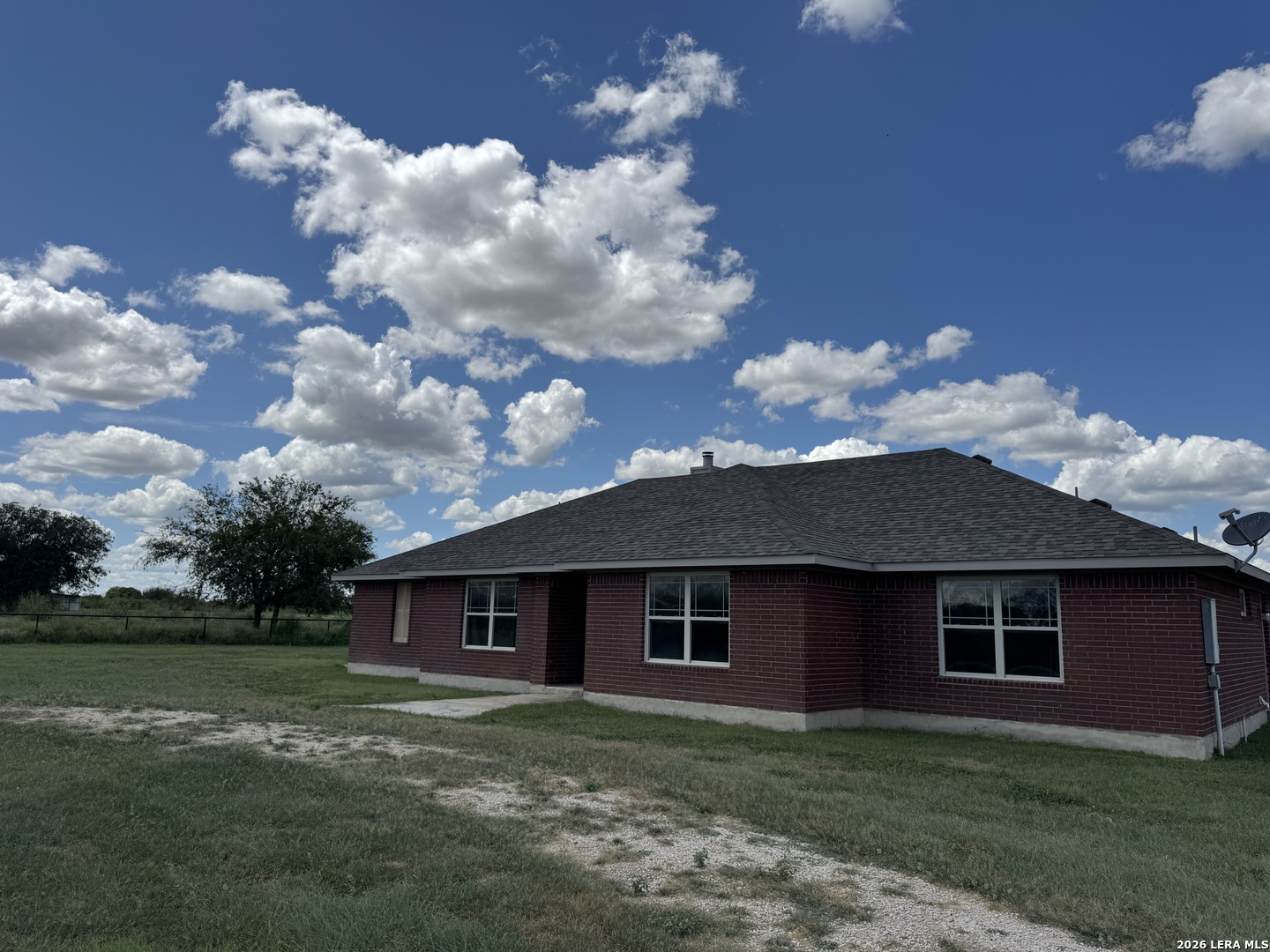 2259 County Road 325 Sabinal TX 78881