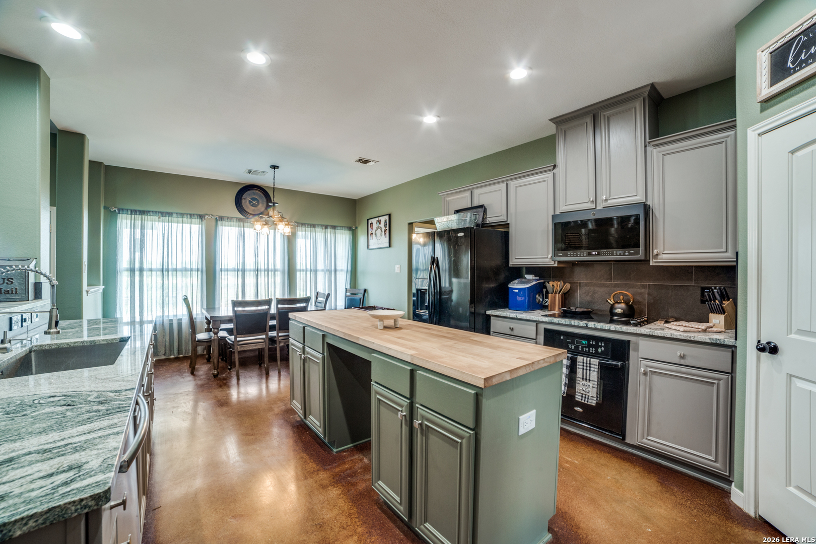 2259 County Road 325 Sabinal TX 78881
