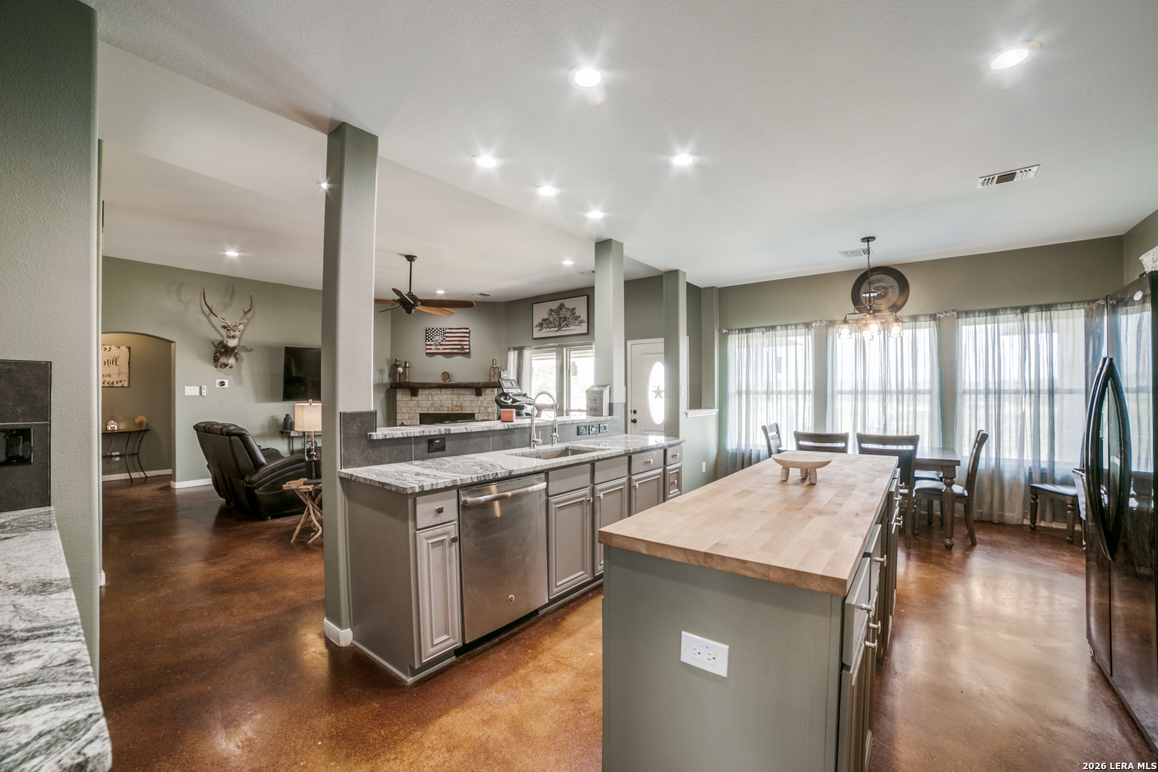 2259 County Road 325 Sabinal TX 78881