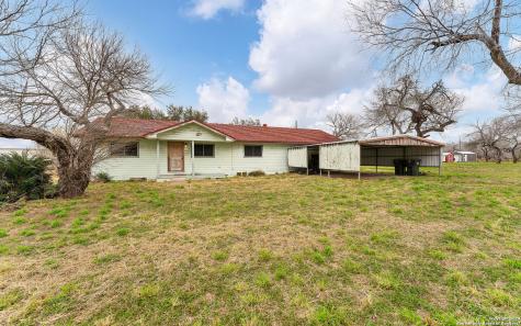 324 E County Road 2210 Kingsville TX 78363