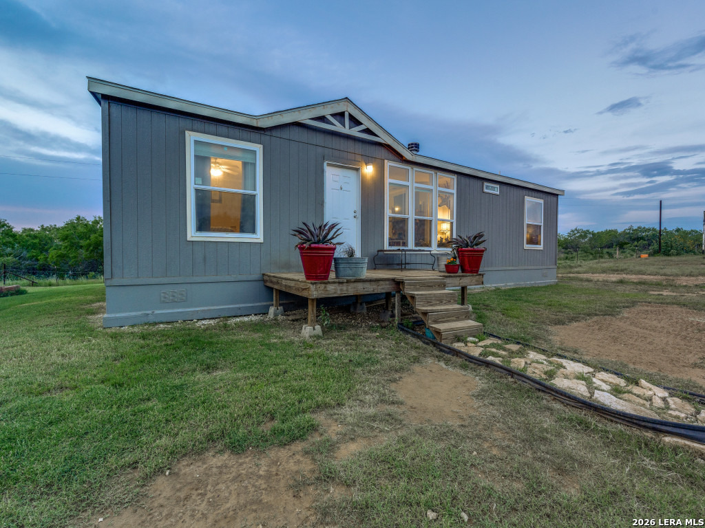 2831 County Road 430 Pleasanton TX 78064