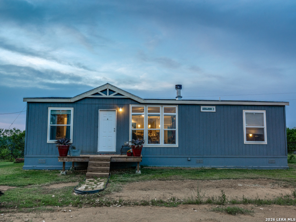 2831 County Road 430 Pleasanton TX 78064
