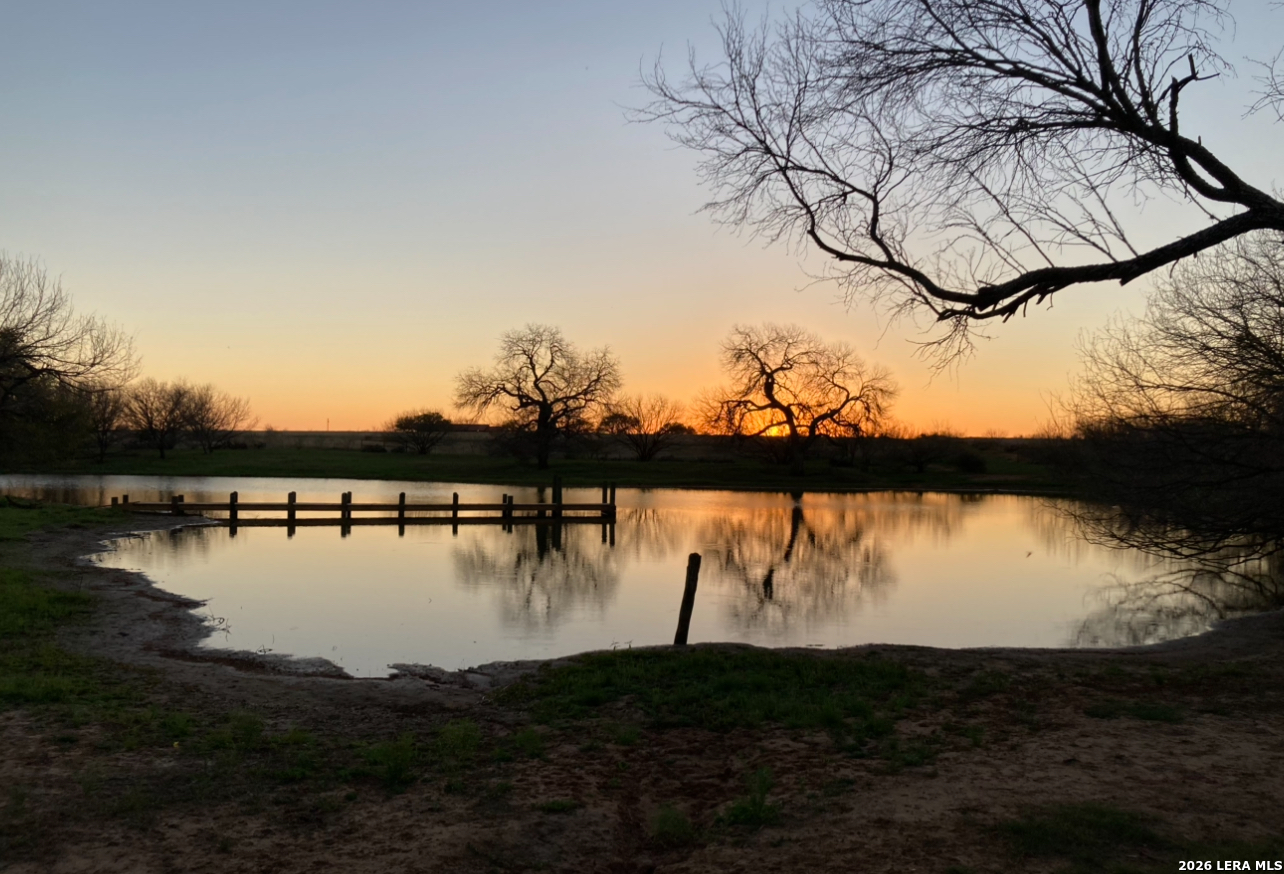 2831 County Road 430 Pleasanton TX 78064