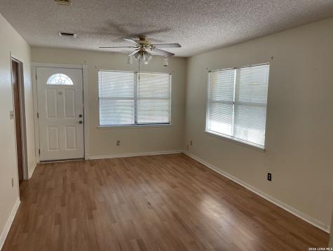 900 N Graytown Road St Hedwig TX 78152